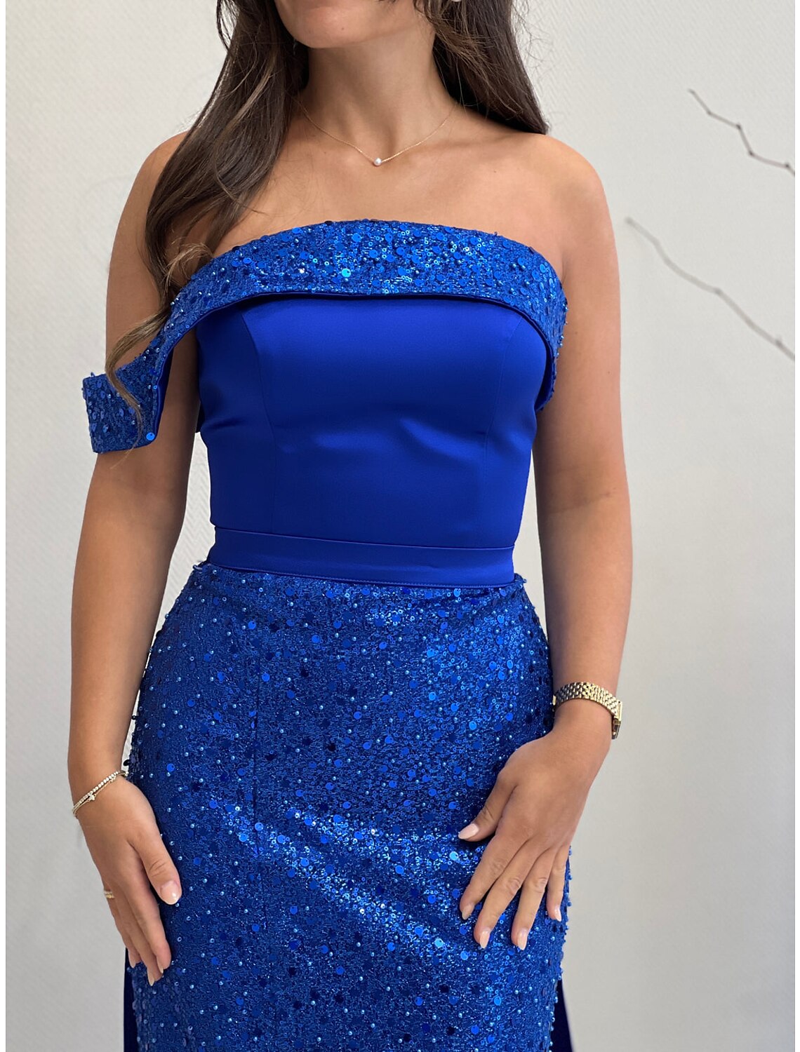 Vestido de noche de sirena/trompeta, negro, para boda, corte en cola, sin mangas, sin tirantes, de satén con perlas y lentejuelas.